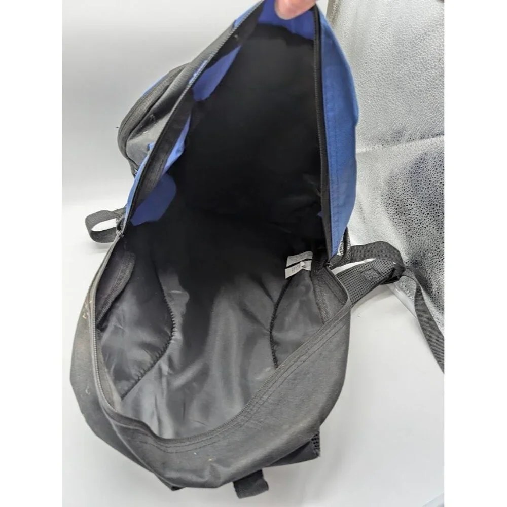 Disney Cruise Line Castaway Club‎ 2011 Giveaway Backpack Book Bag DCL Travel